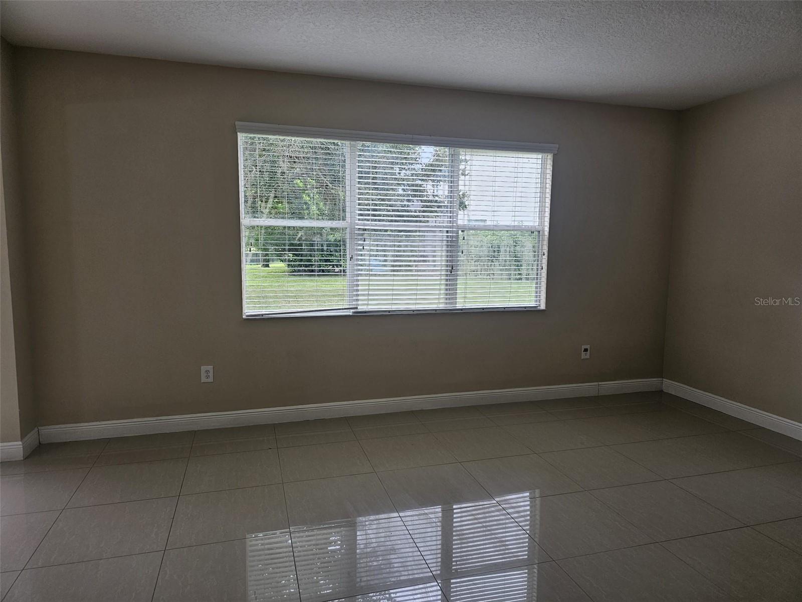 Image 6 of 16 For 13245 Oulton Circle