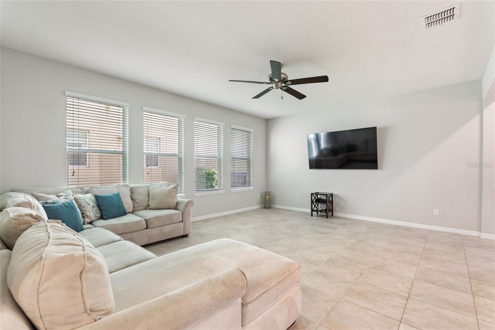 Image 11 of 43 For 14928 Porter Road