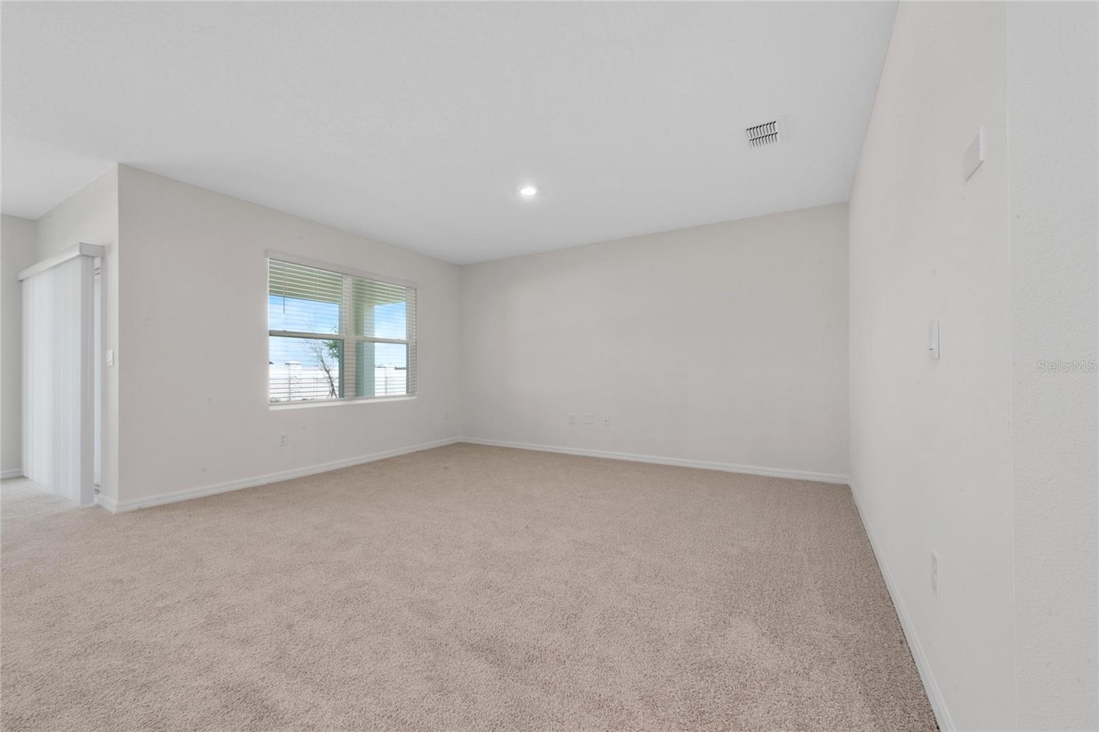 Image 13 of 40 For 804 Silver Palm Drive