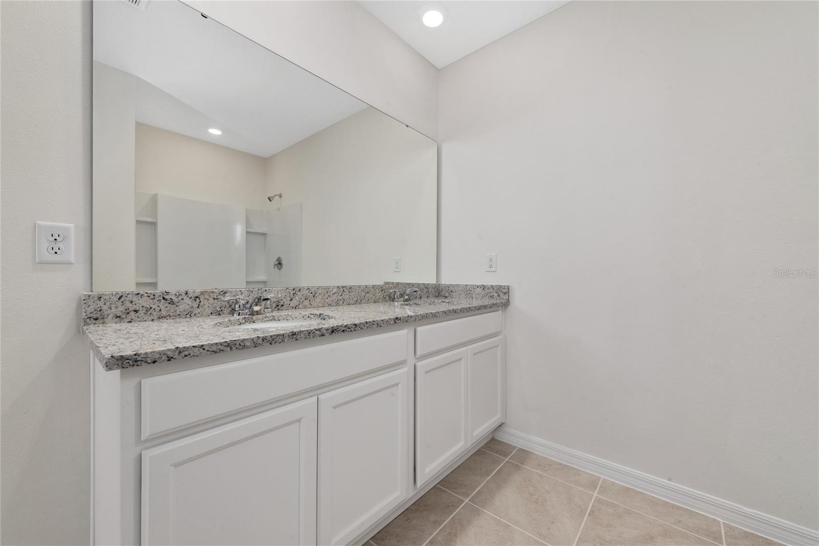 Image 23 of 40 For 804 Silver Palm Drive