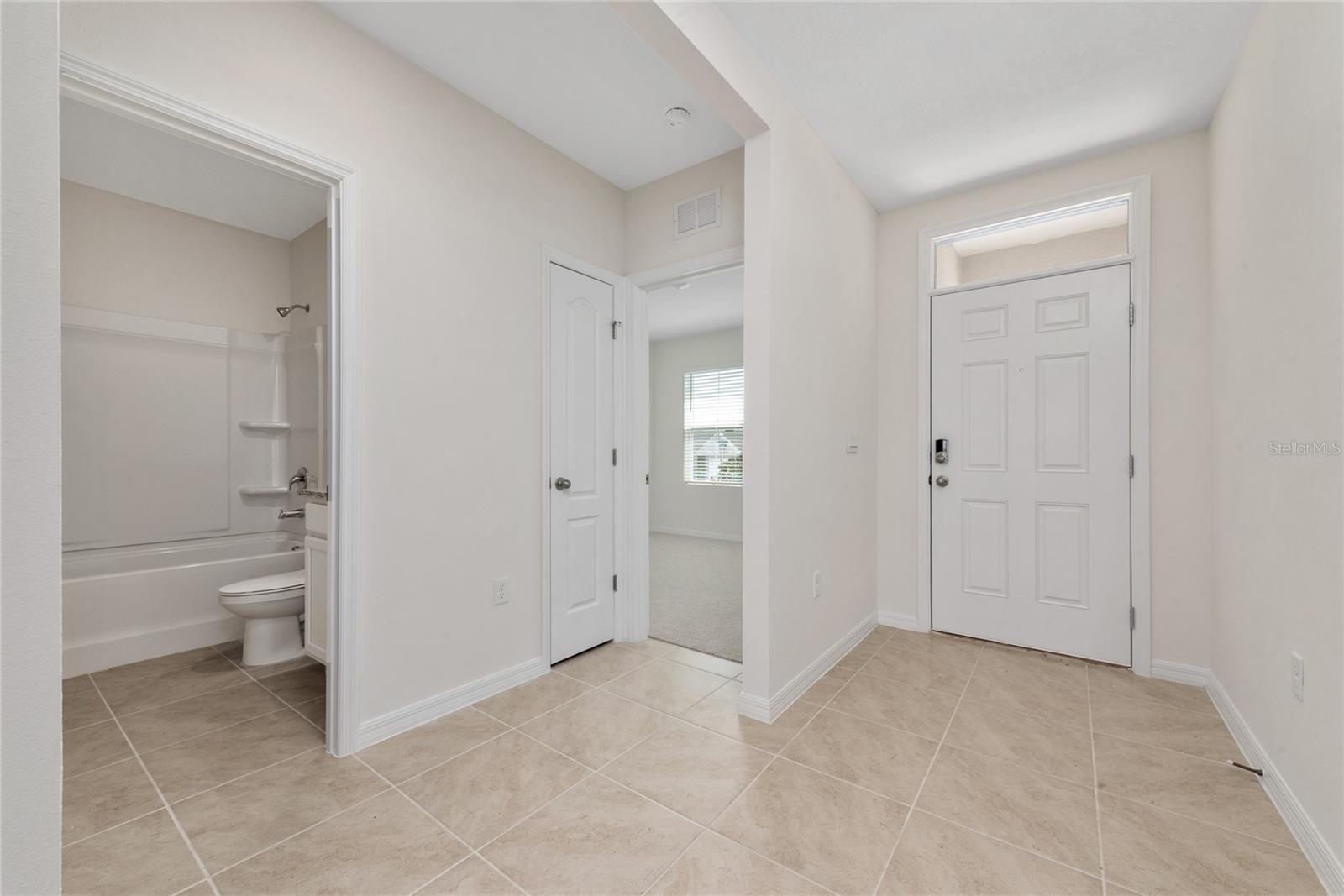 Image 5 of 40 For 804 Silver Palm Drive