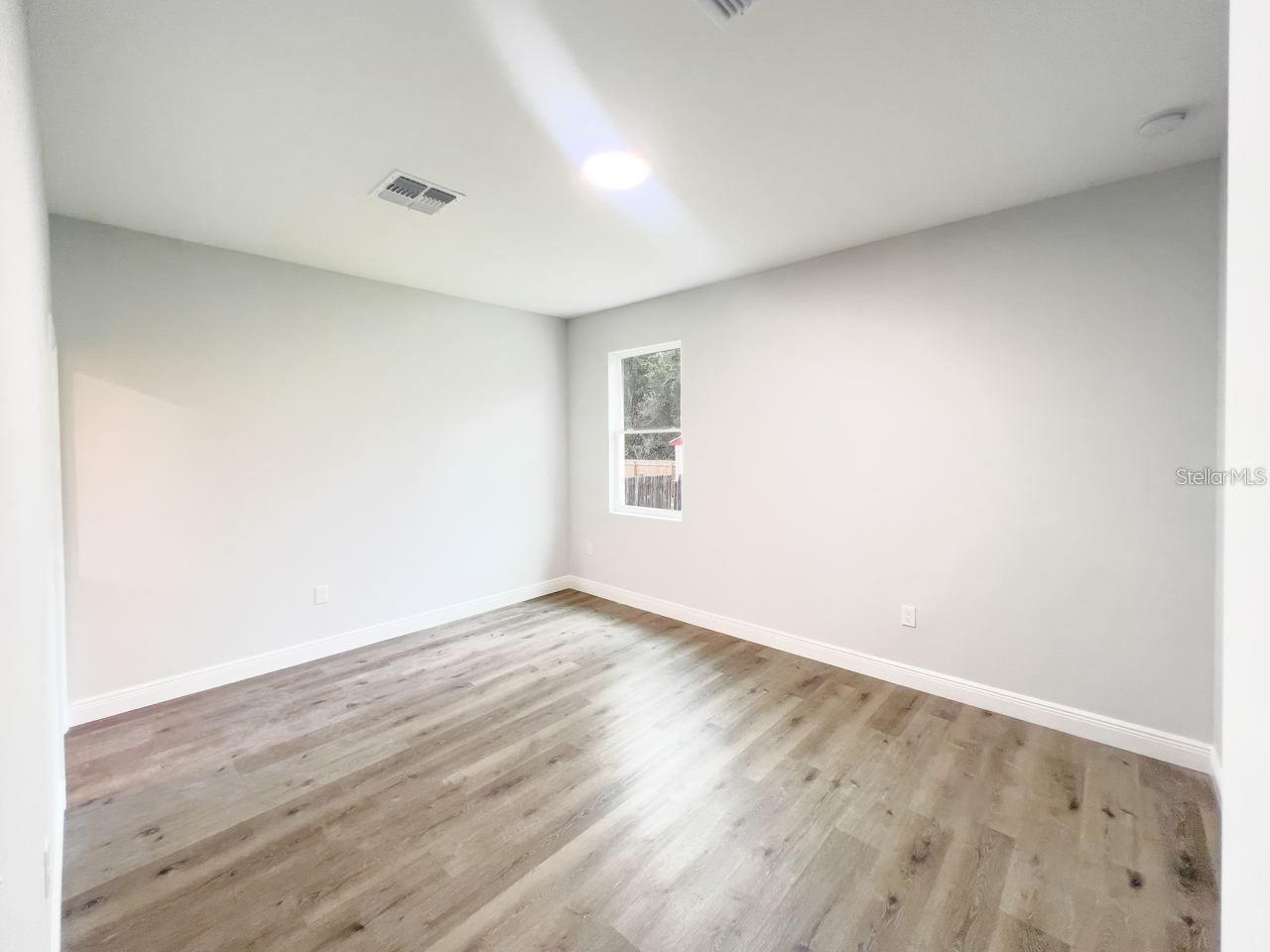 Image 3 of 8 For 17355 Bly Avenue