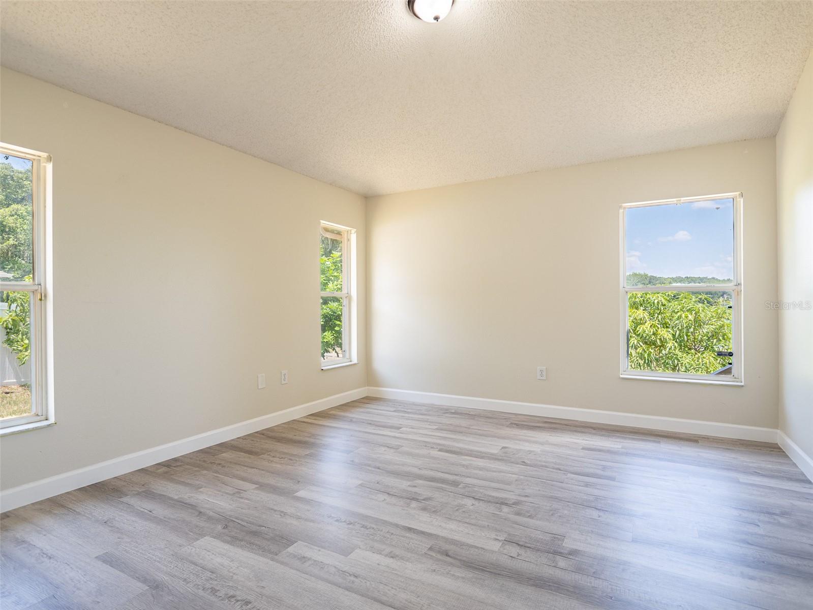 Image 14 of 31 For 6569 Long Breeze Road N