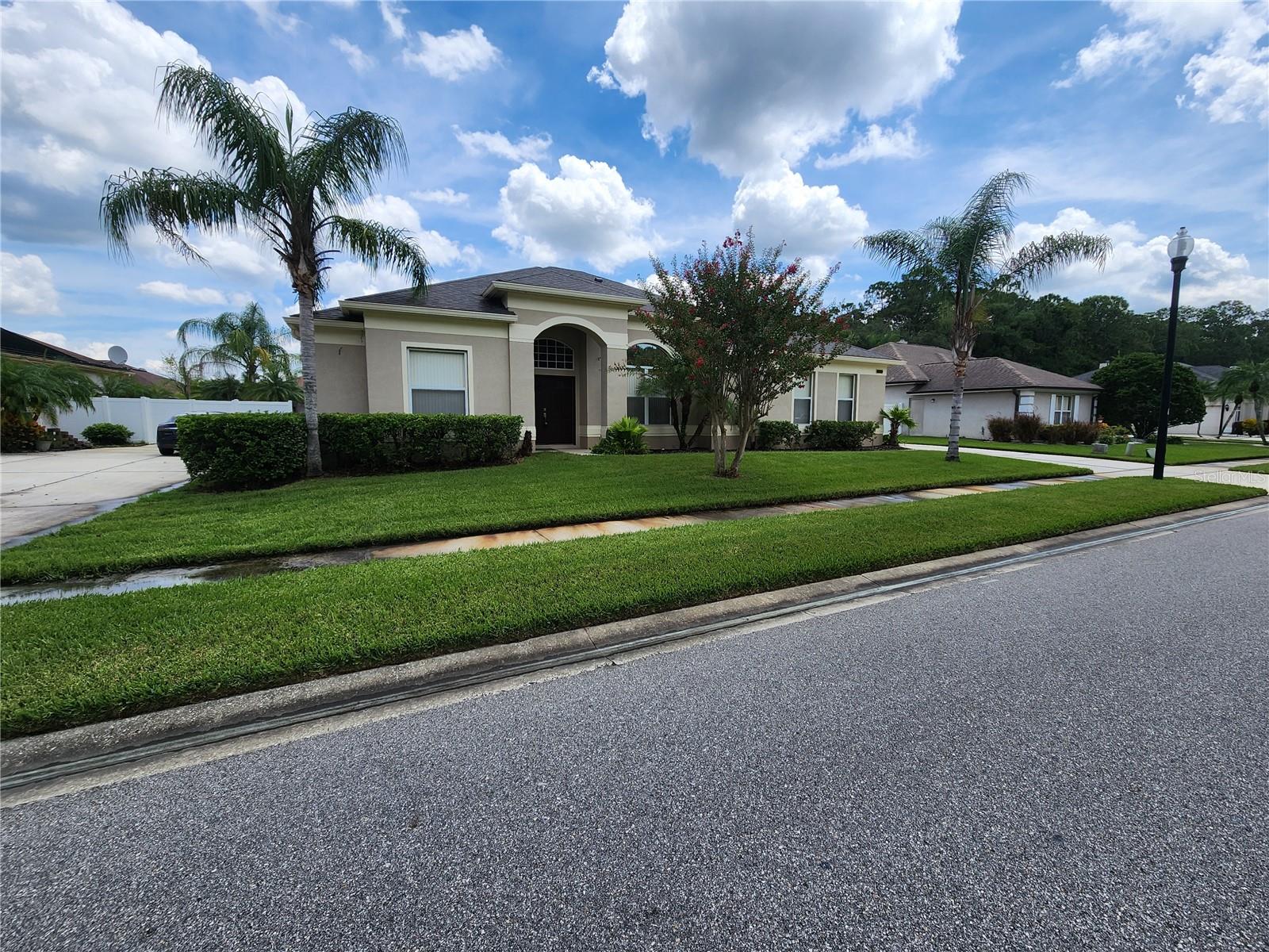 Image 2 of 32 For 701 Spring Island Way