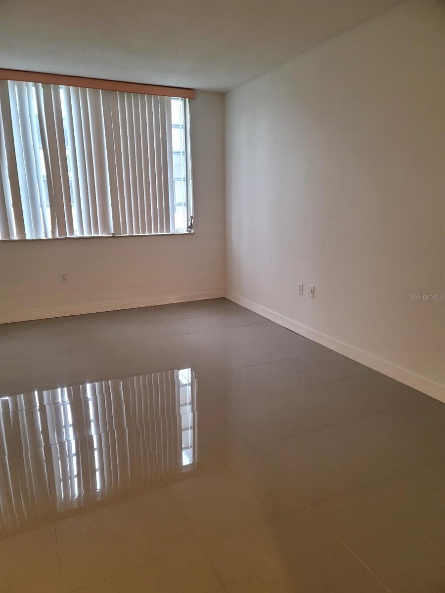 Image 9 of 17 For 1690 191st Street 315