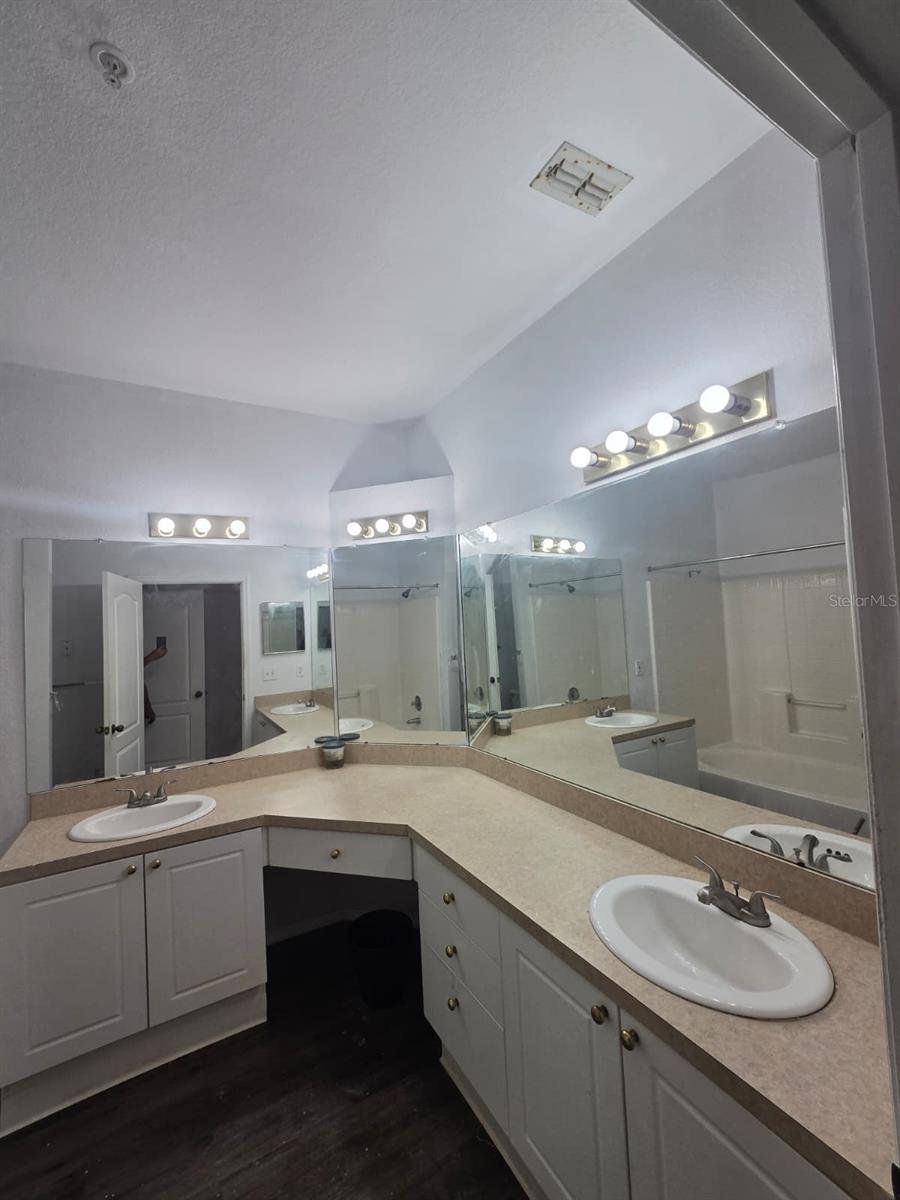 Image 7 of 25 For 3391 Kirkman Road 1216