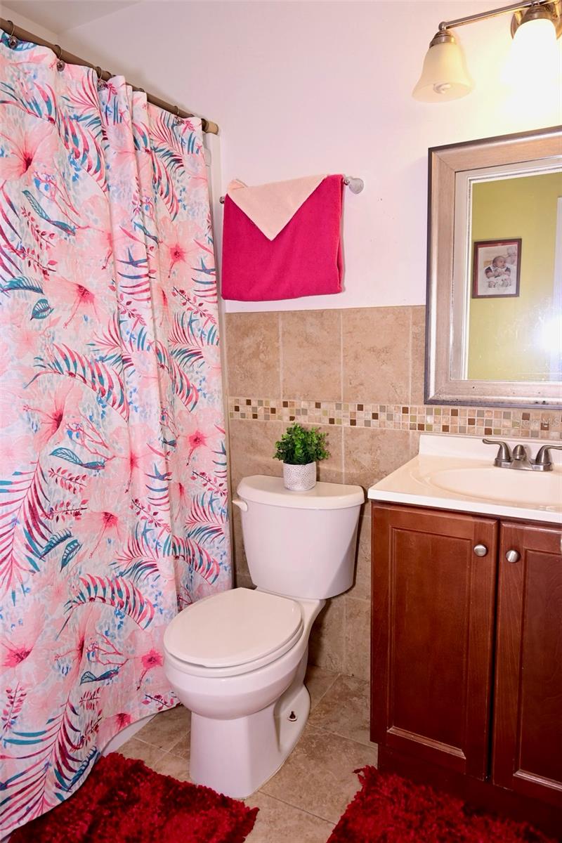 Image 14 of 27 For 615 Forrest Avenue