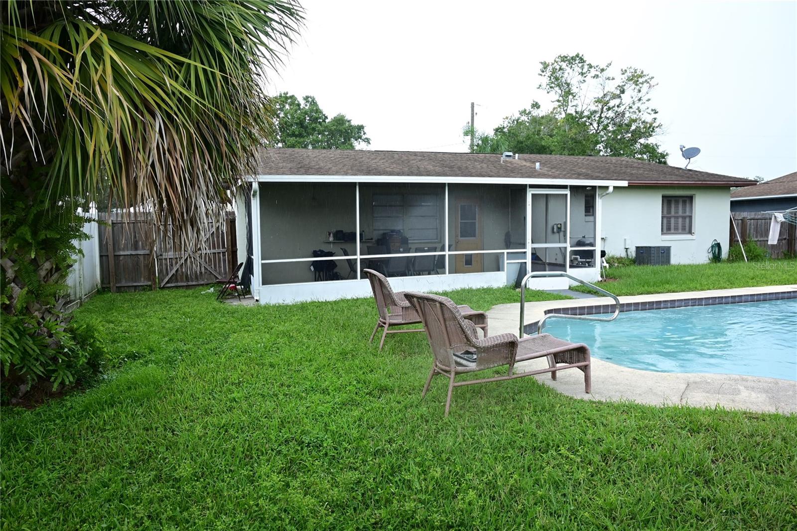 Image 19 of 27 For 615 Forrest Avenue