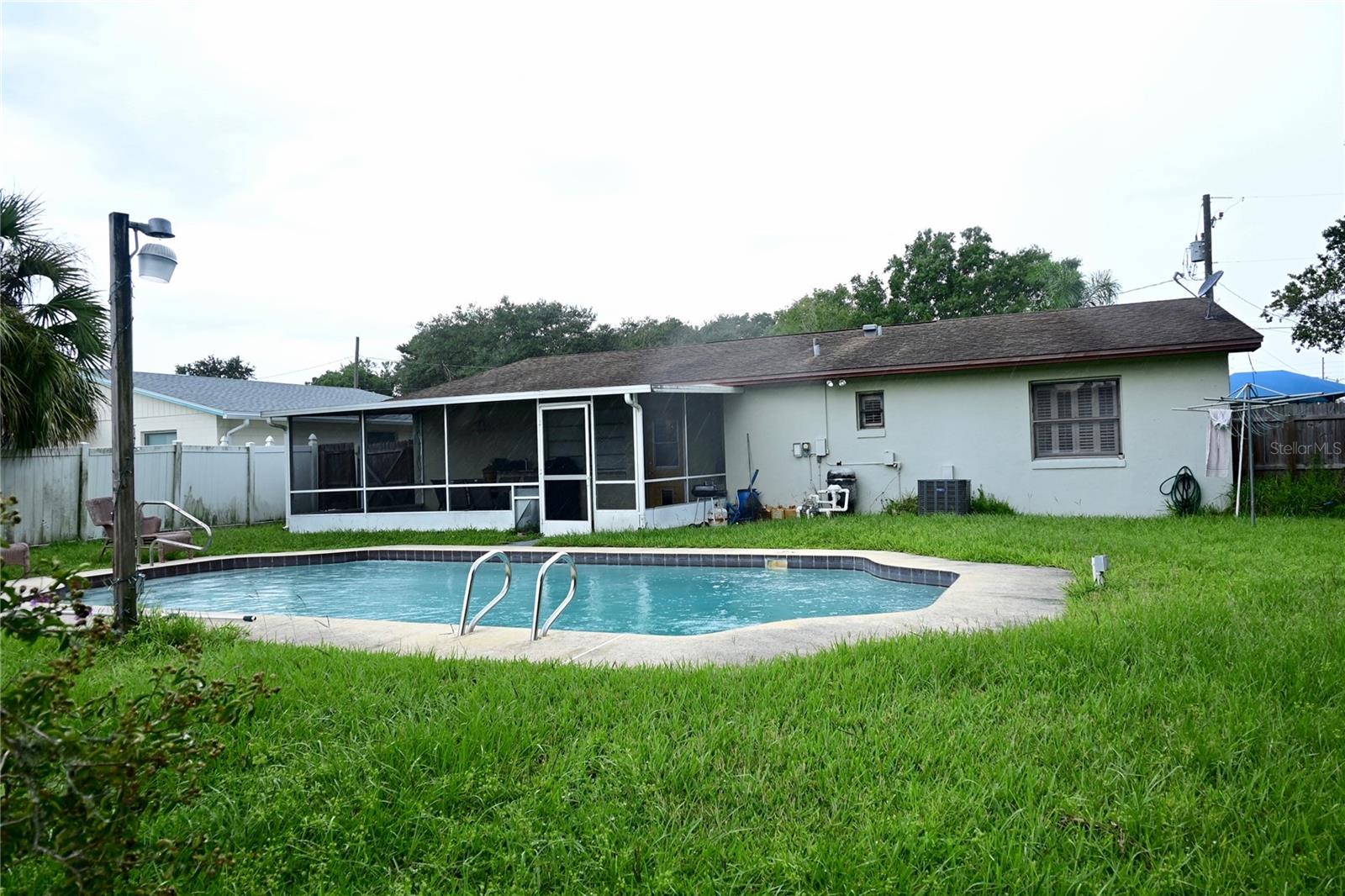 Image 21 of 27 For 615 Forrest Avenue