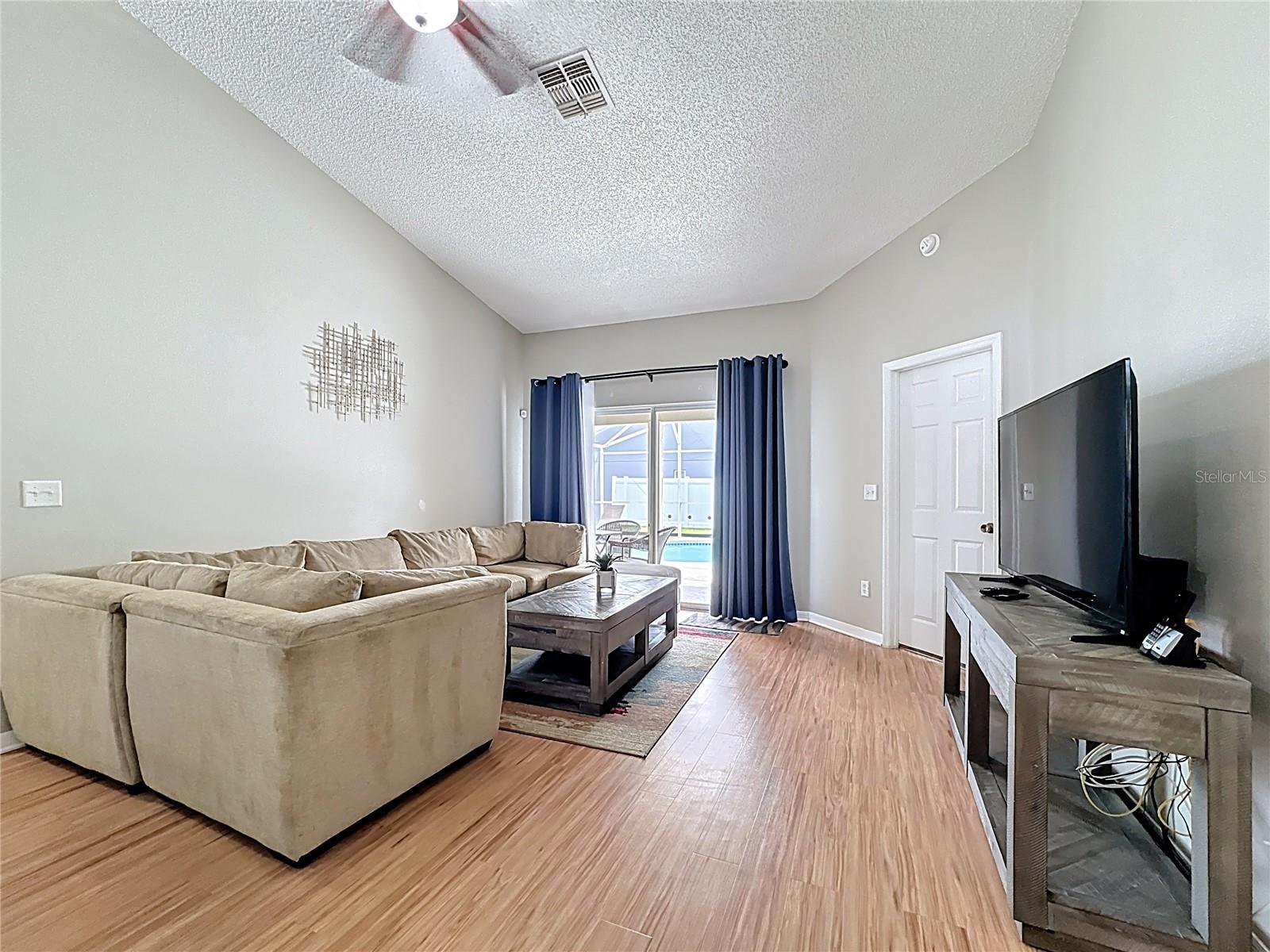 Image 10 of 50 For 17344 Silver Creek Court