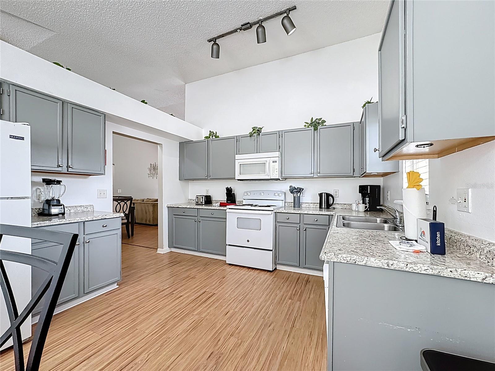 Image 15 of 50 For 17344 Silver Creek Court