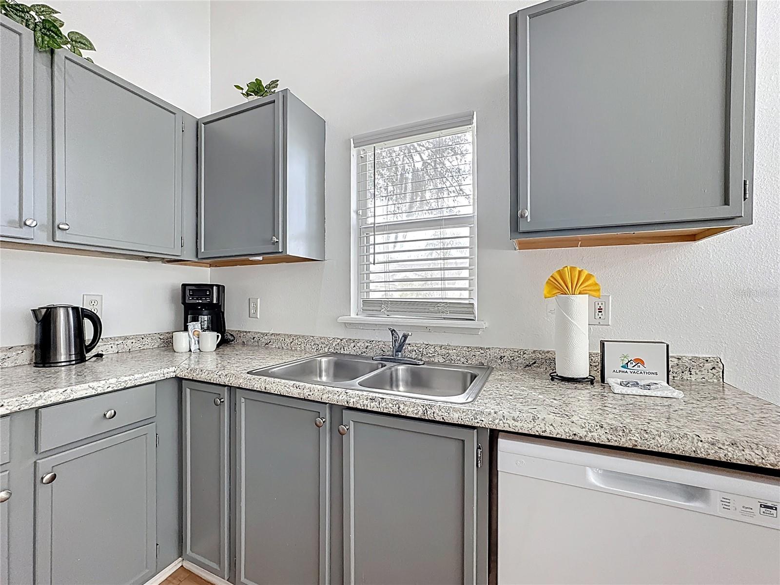 Image 18 of 50 For 17344 Silver Creek Court