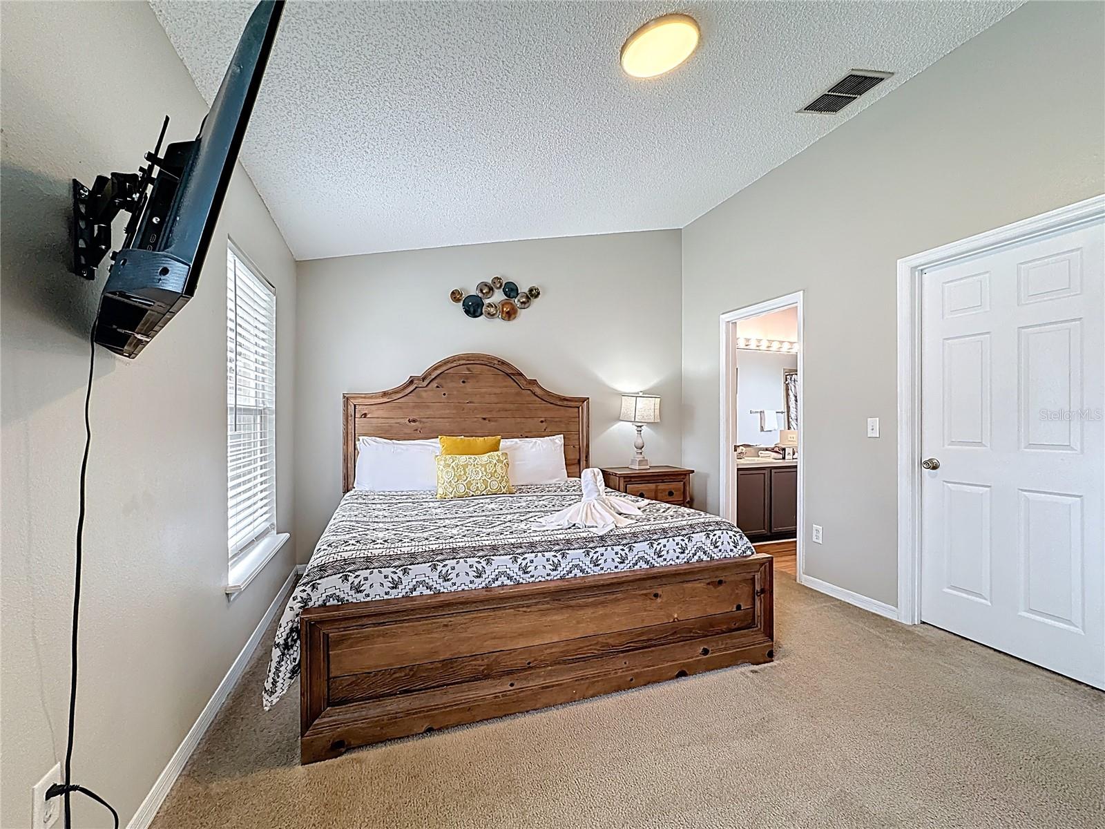 Image 22 of 50 For 17344 Silver Creek Court