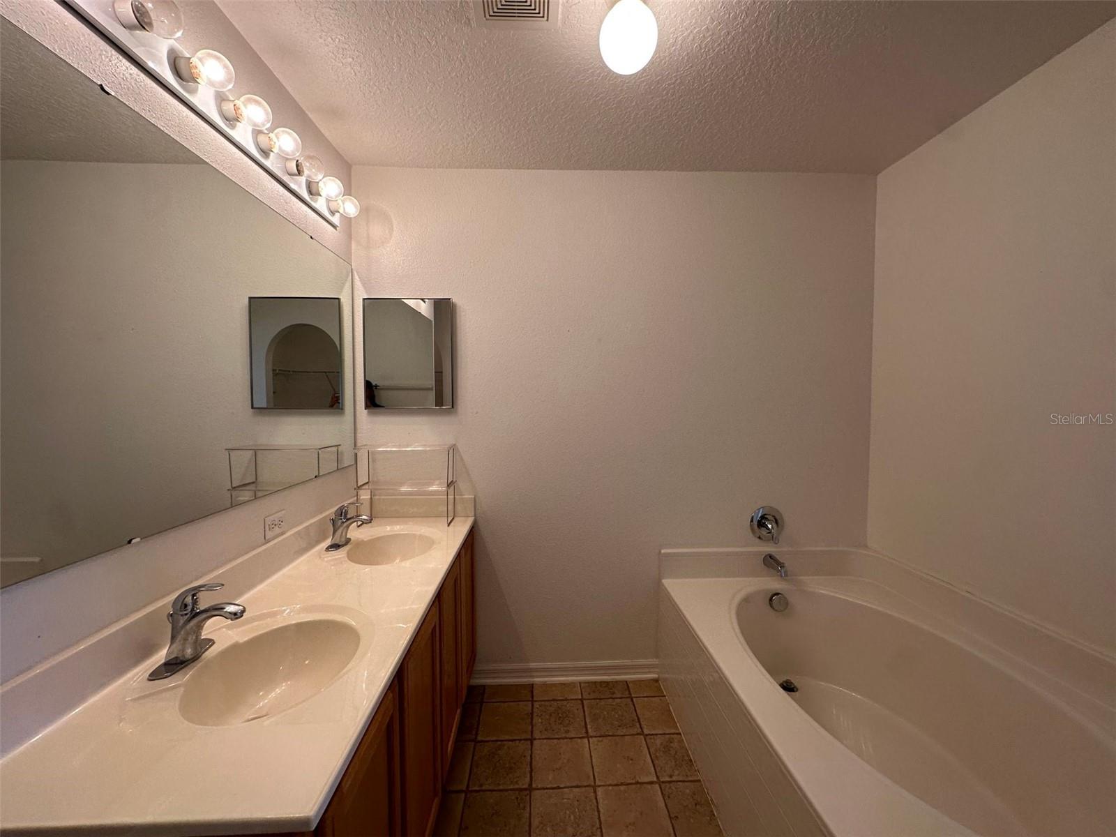 Image 19 of 41 For 422 Pine Shadow Lane