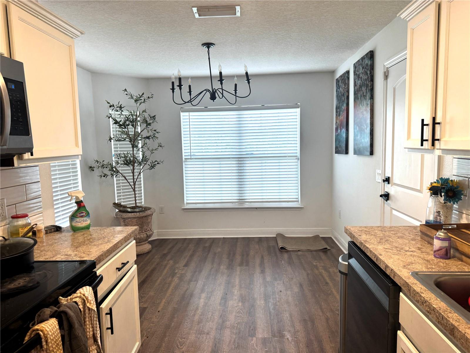 Image 13 of 32 For 1191 Sabine Lane