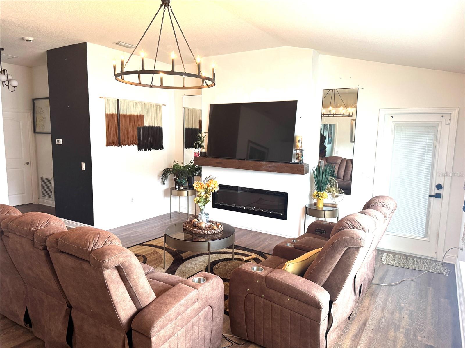 Image 7 of 32 For 1191 Sabine Lane