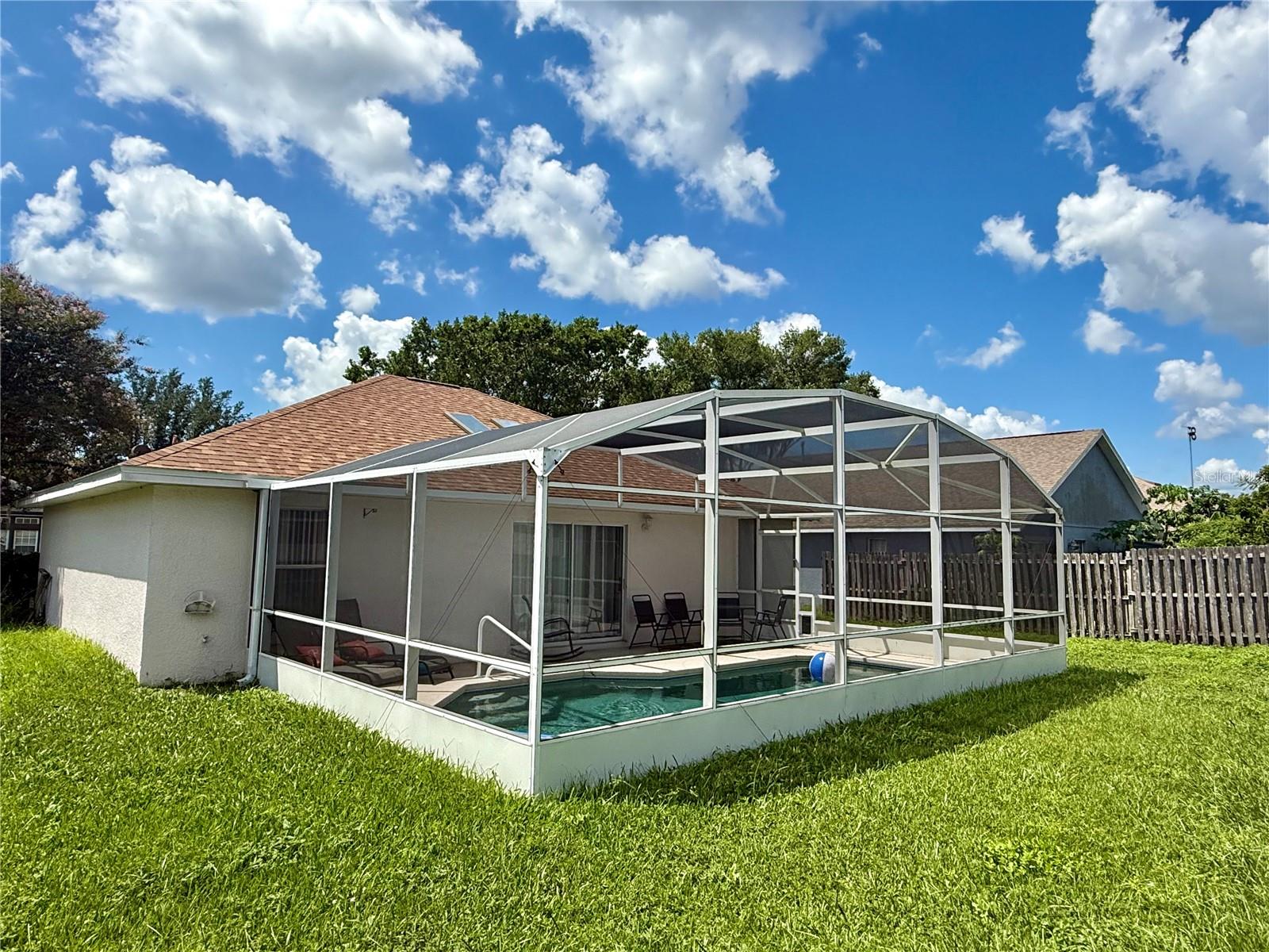 Image 12 of 28 For 142 Glasgow Court