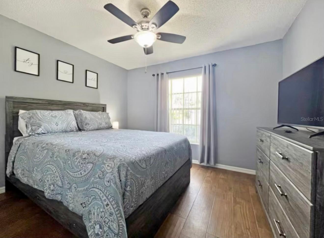 Image 13 of 28 For 142 Glasgow Court