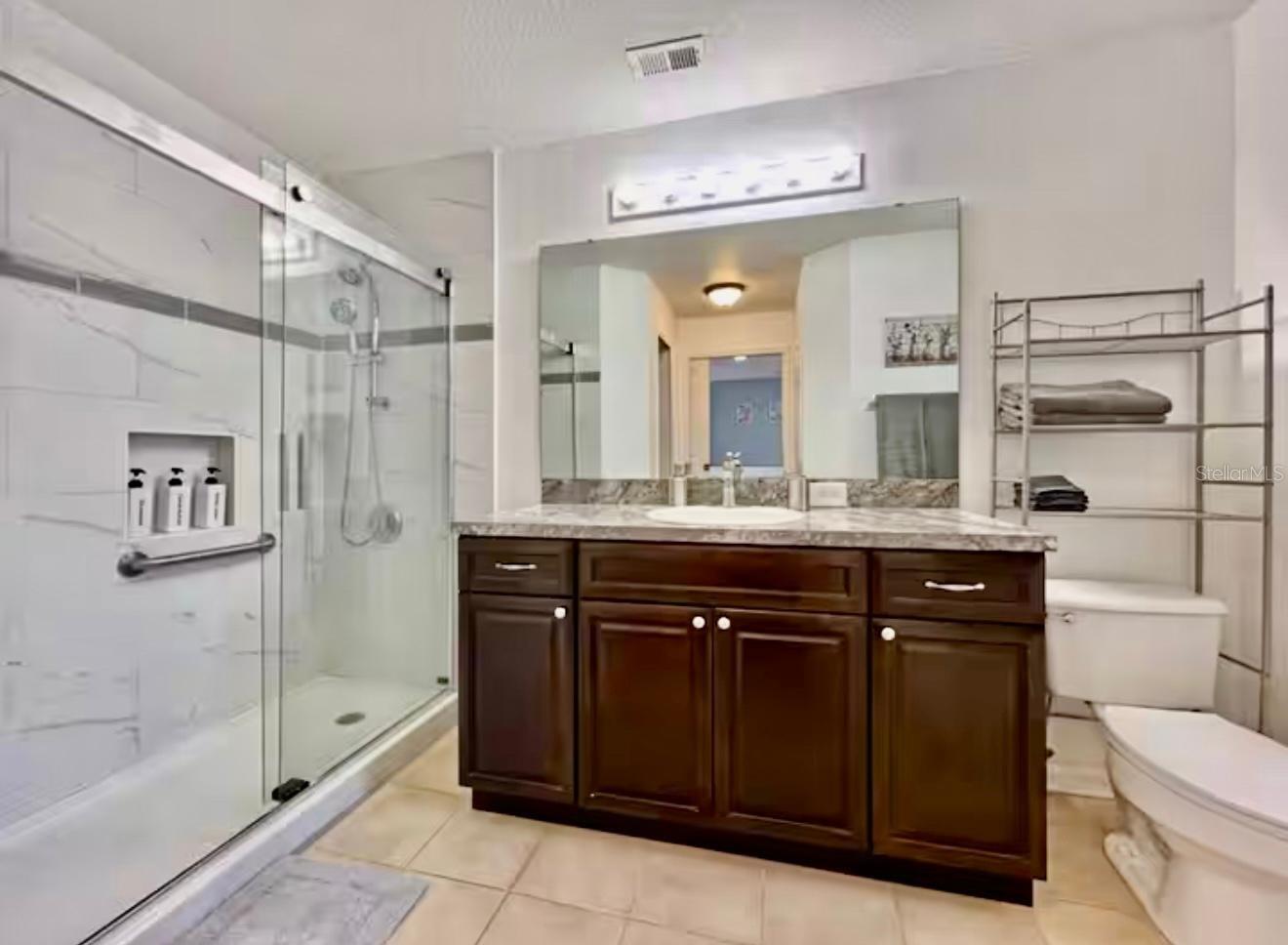 Image 16 of 28 For 142 Glasgow Court