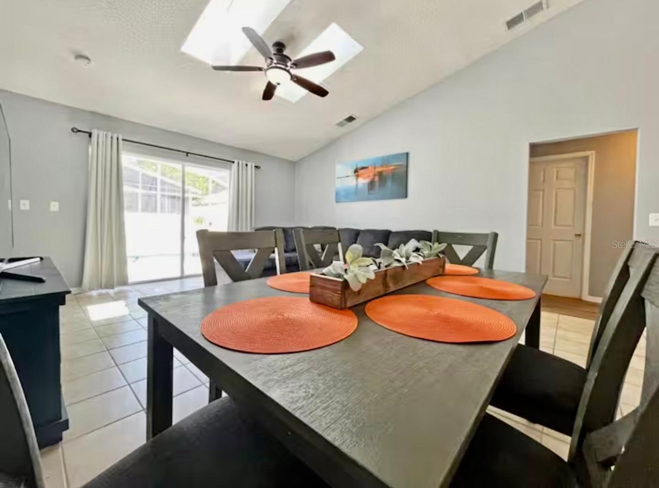 Image 17 of 28 For 142 Glasgow Court