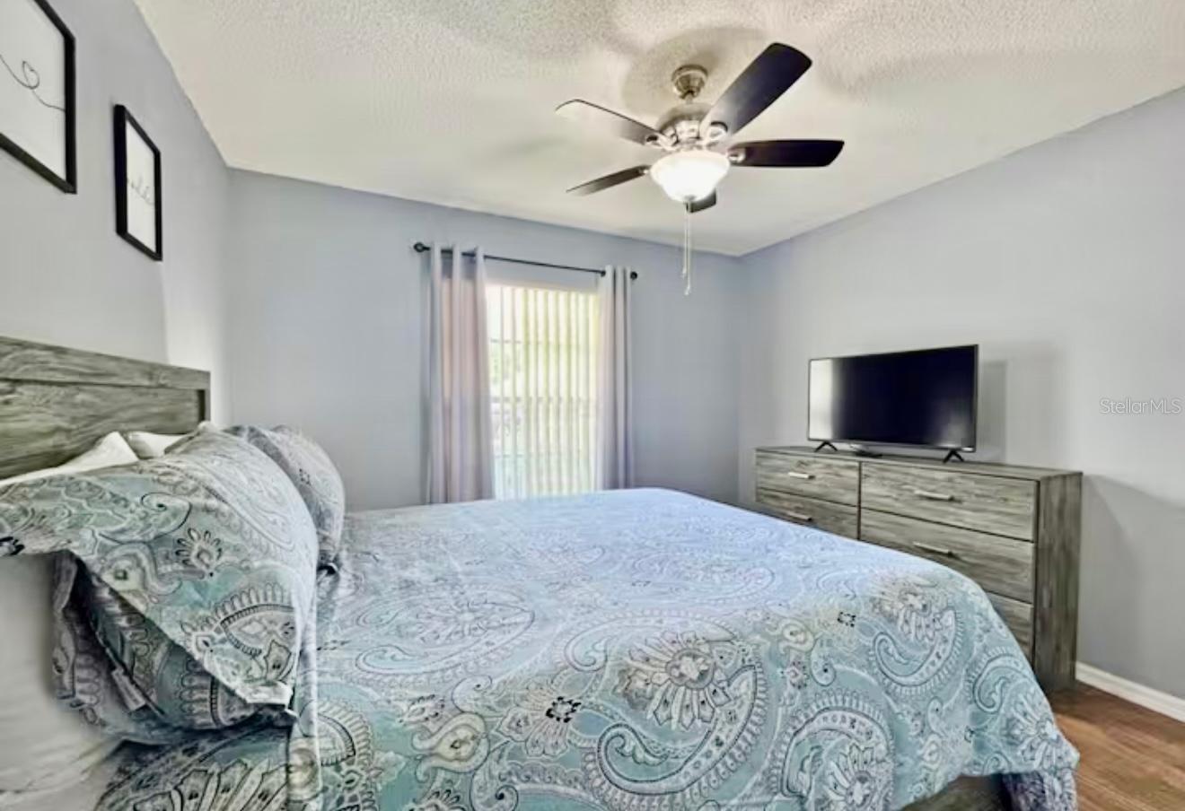 Image 18 of 28 For 142 Glasgow Court