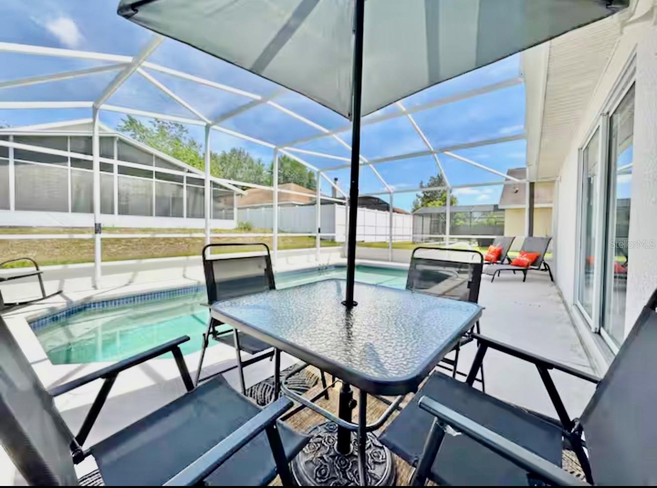 Image 21 of 28 For 142 Glasgow Court