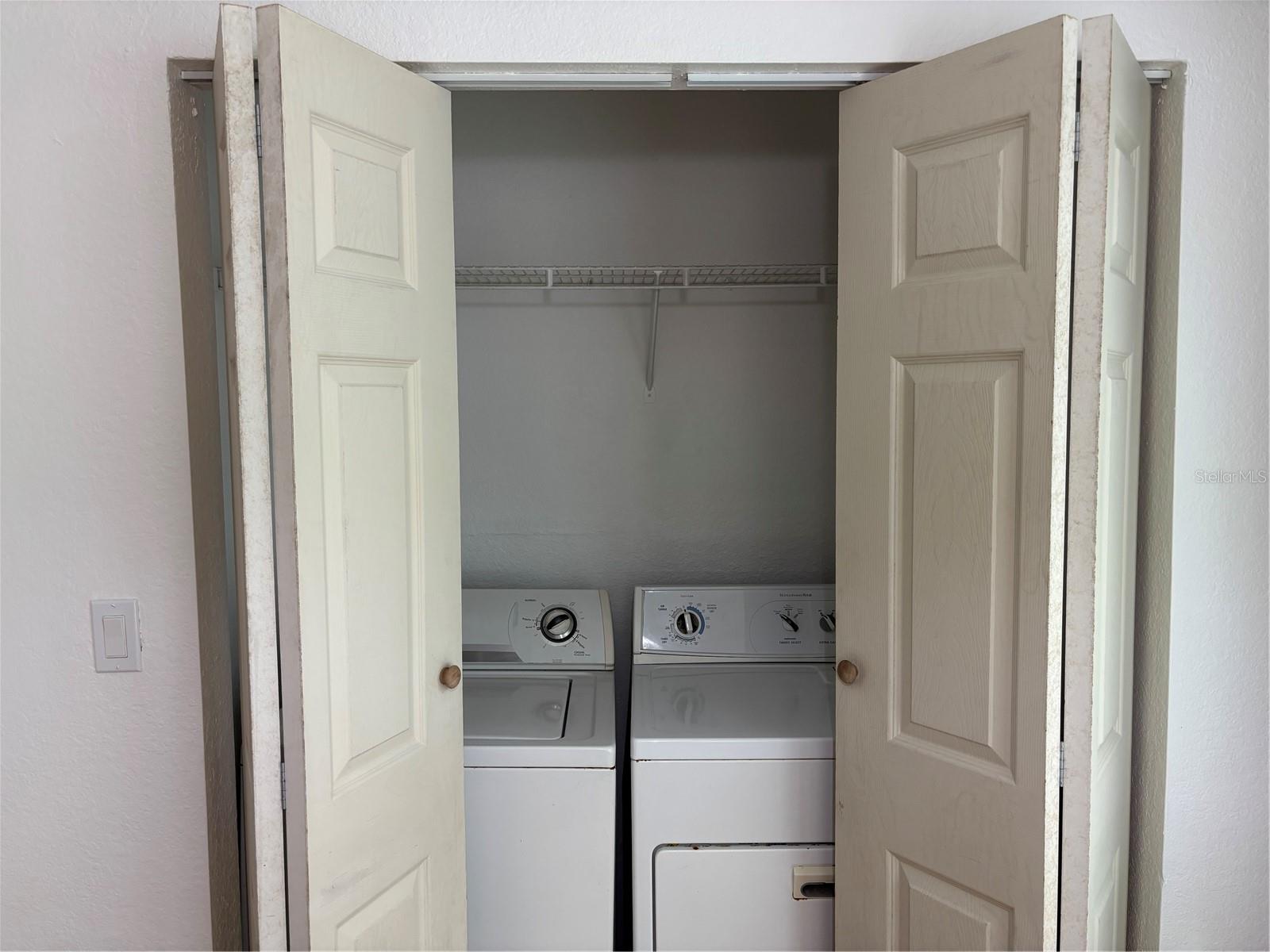 Image 4 of 6 For 4536 Commander Drive 1522