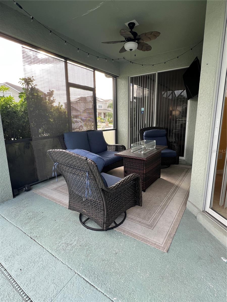 Image 16 of 16 For 4988 Bond Street W