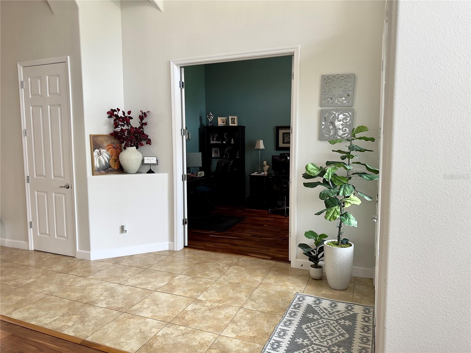 Image 4 of 34 For 16044 Birchwood Way
