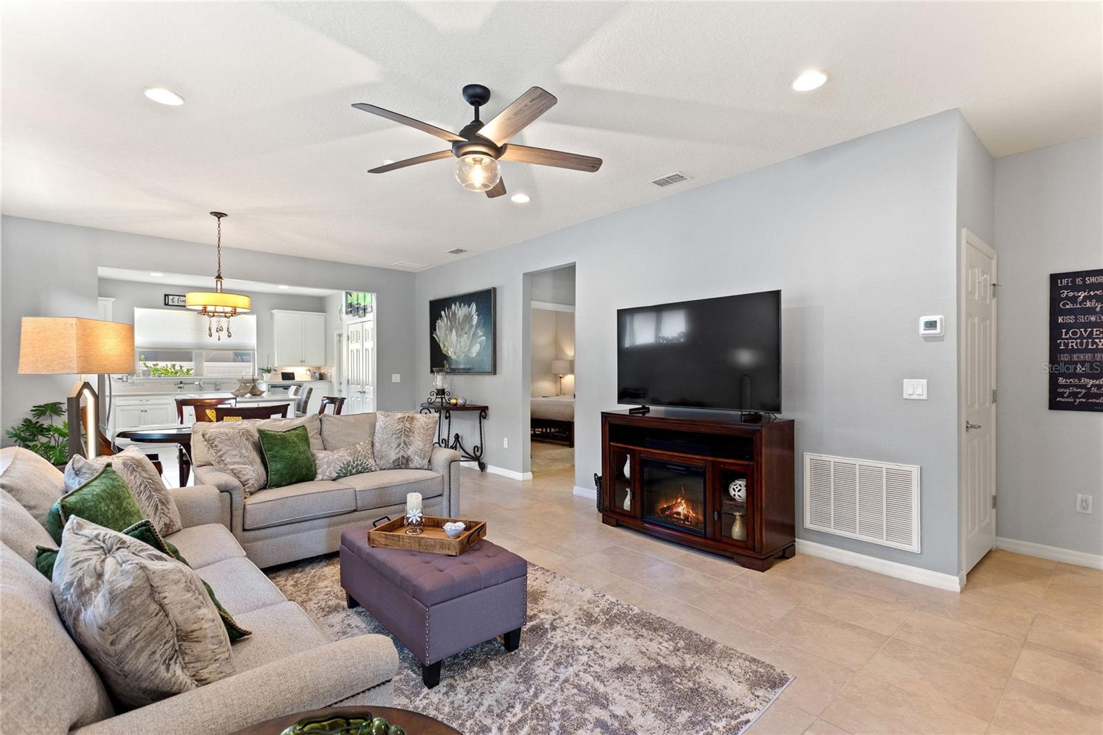 Image 18 of 66 For 275 Tomelloso Way