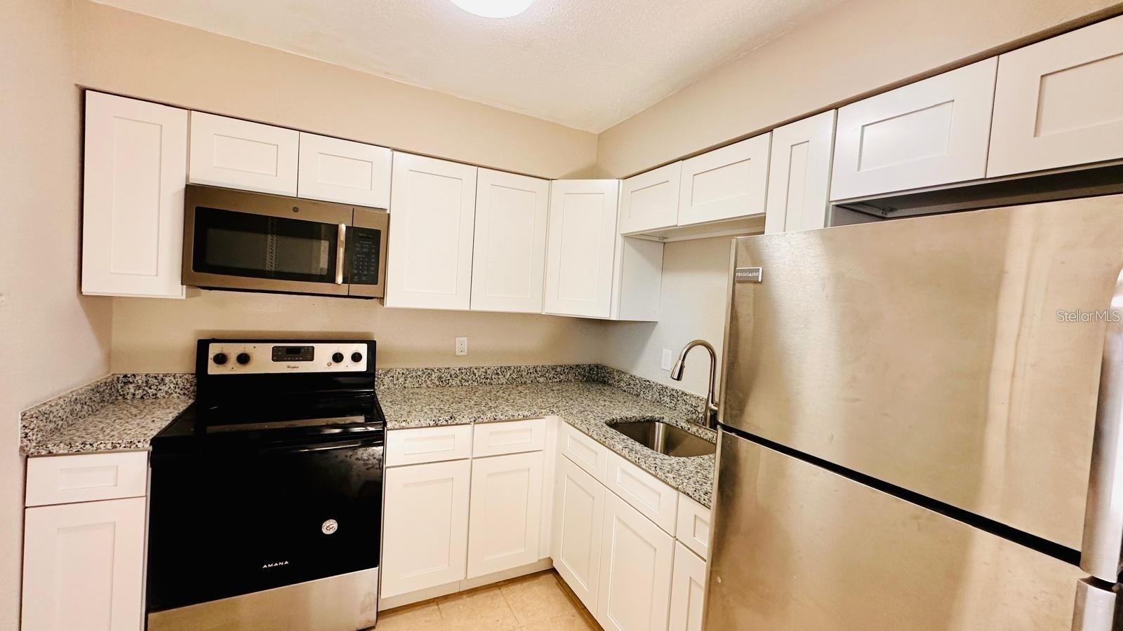 Image 3 of 7 For 390 Haines Boulevard 8