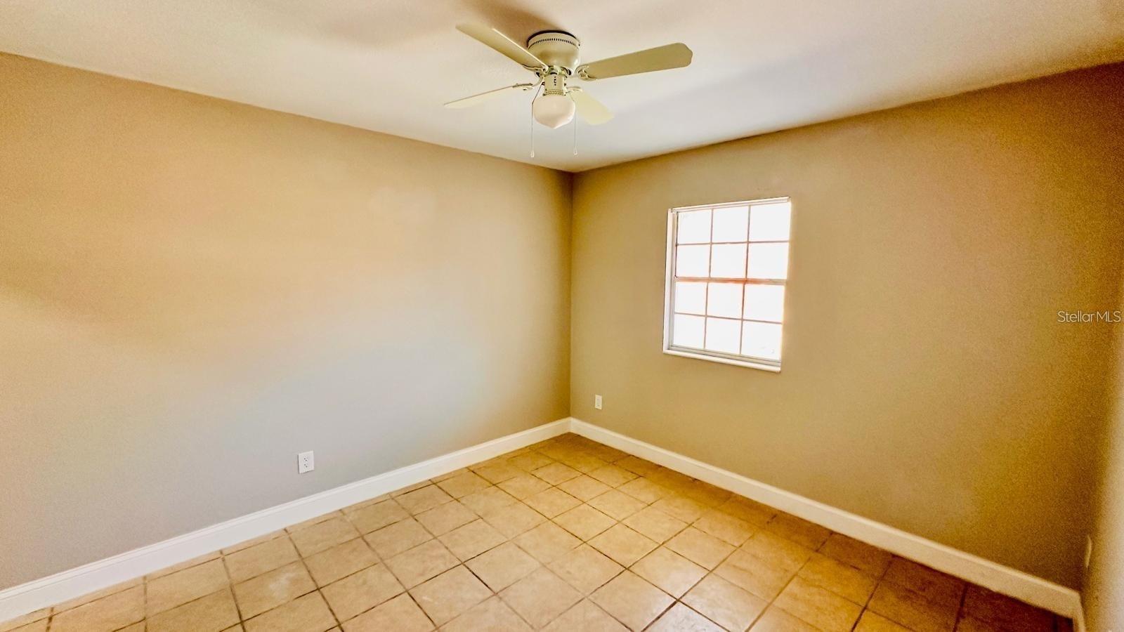 Image 6 of 7 For 390 Haines Boulevard 8