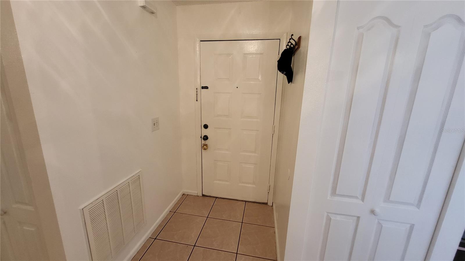 Image 4 of 30 For 2906 Squire Oak Court