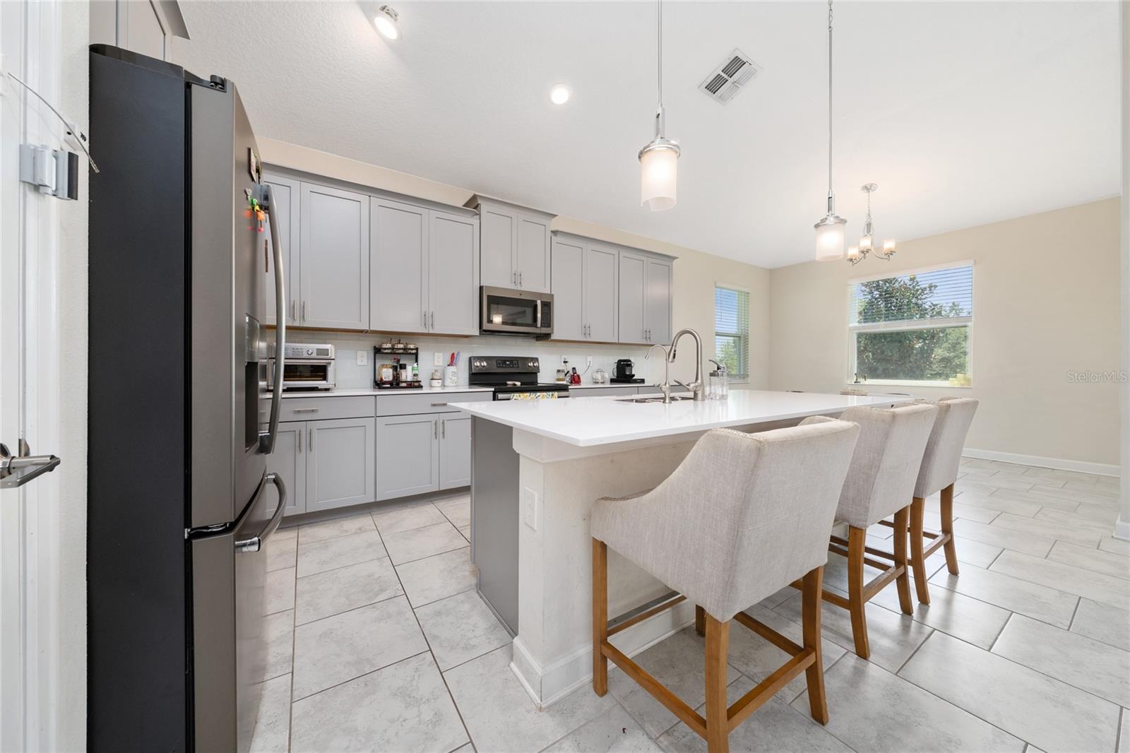 Image 15 of 42 For 8914 Fallen Oak Drive 377