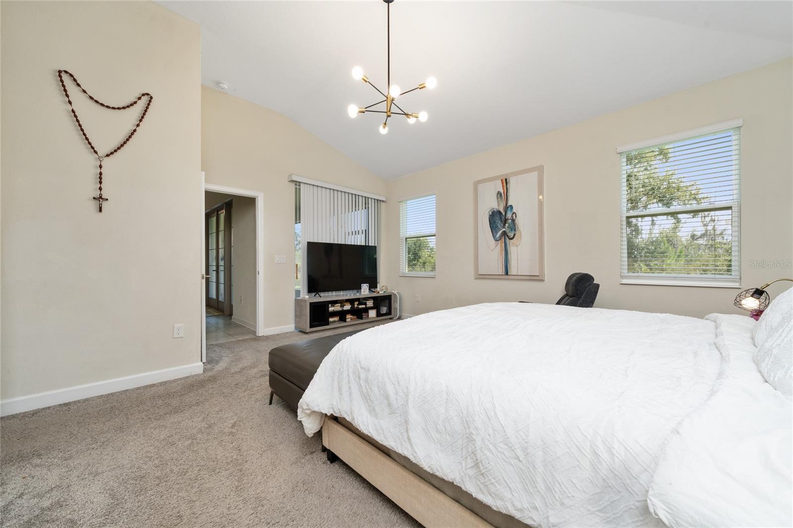 Image 23 of 42 For 8914 Fallen Oak Drive 377