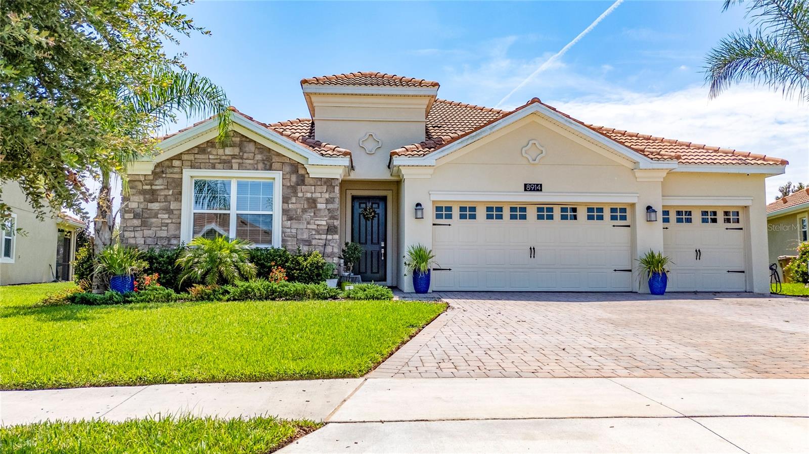 Image 31 of 42 For 8914 Fallen Oak Drive 377