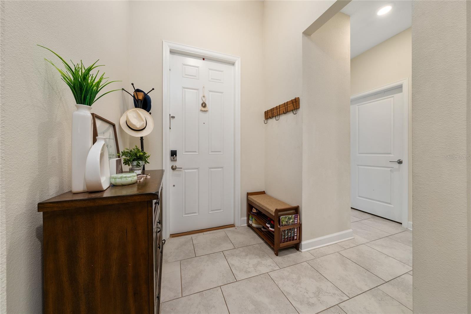 Image 7 of 42 For 8914 Fallen Oak Drive 377