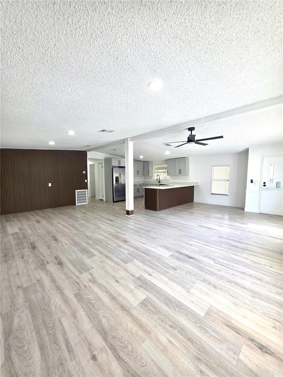 Image 12 of 55 For 16909 Bay Avenue
