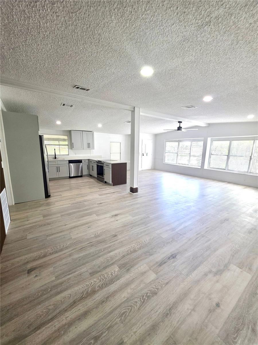 Image 18 of 55 For 16909 Bay Avenue