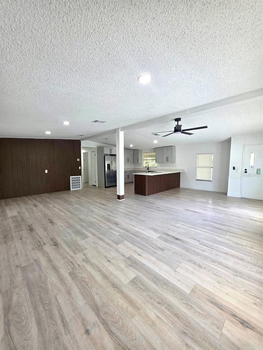 Image 9 of 55 For 16909 Bay Avenue