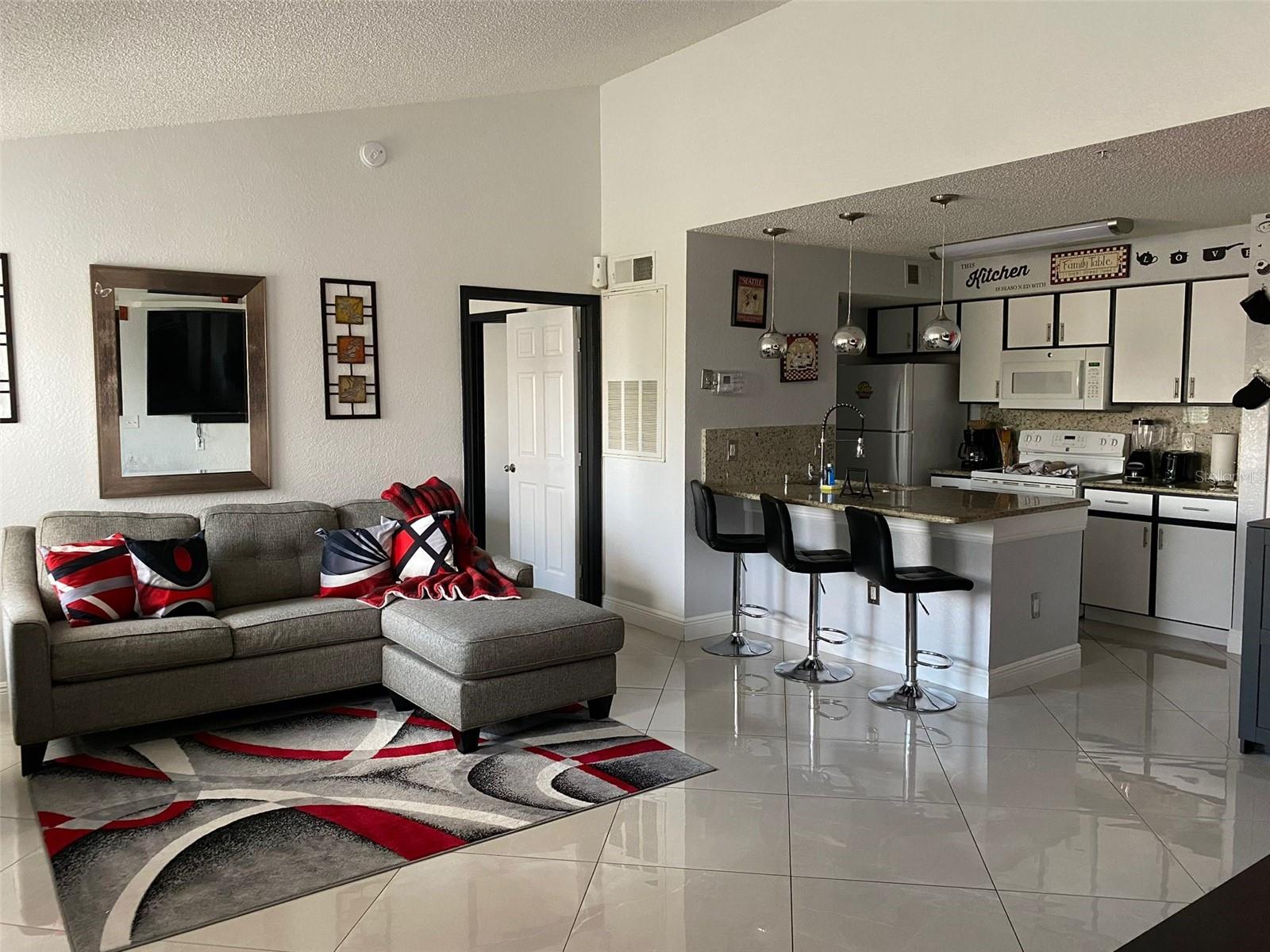 Image 5 of 10 For 2208 Antigua Place 933