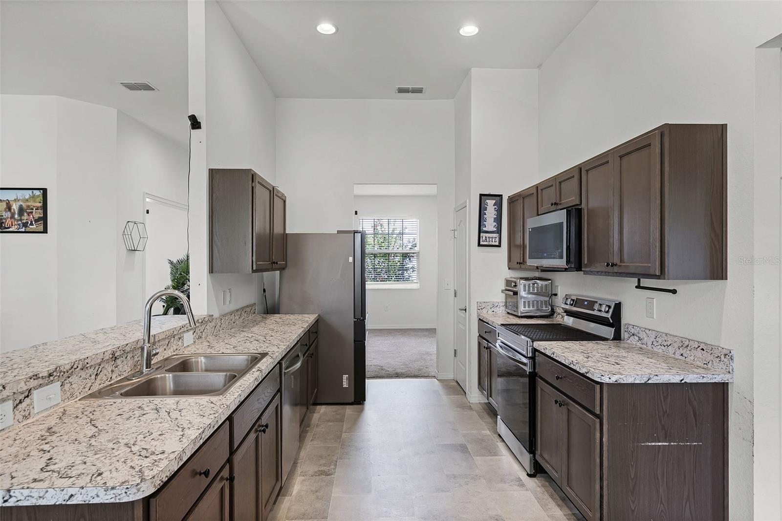 Image 10 of 31 For 804 Channing Street