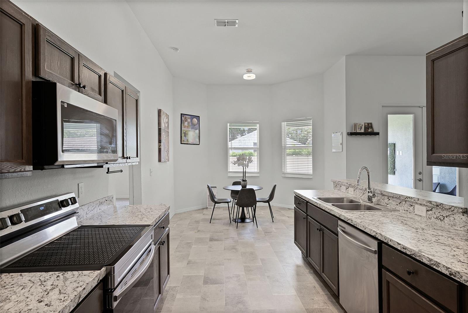 Image 11 of 31 For 804 Channing Street