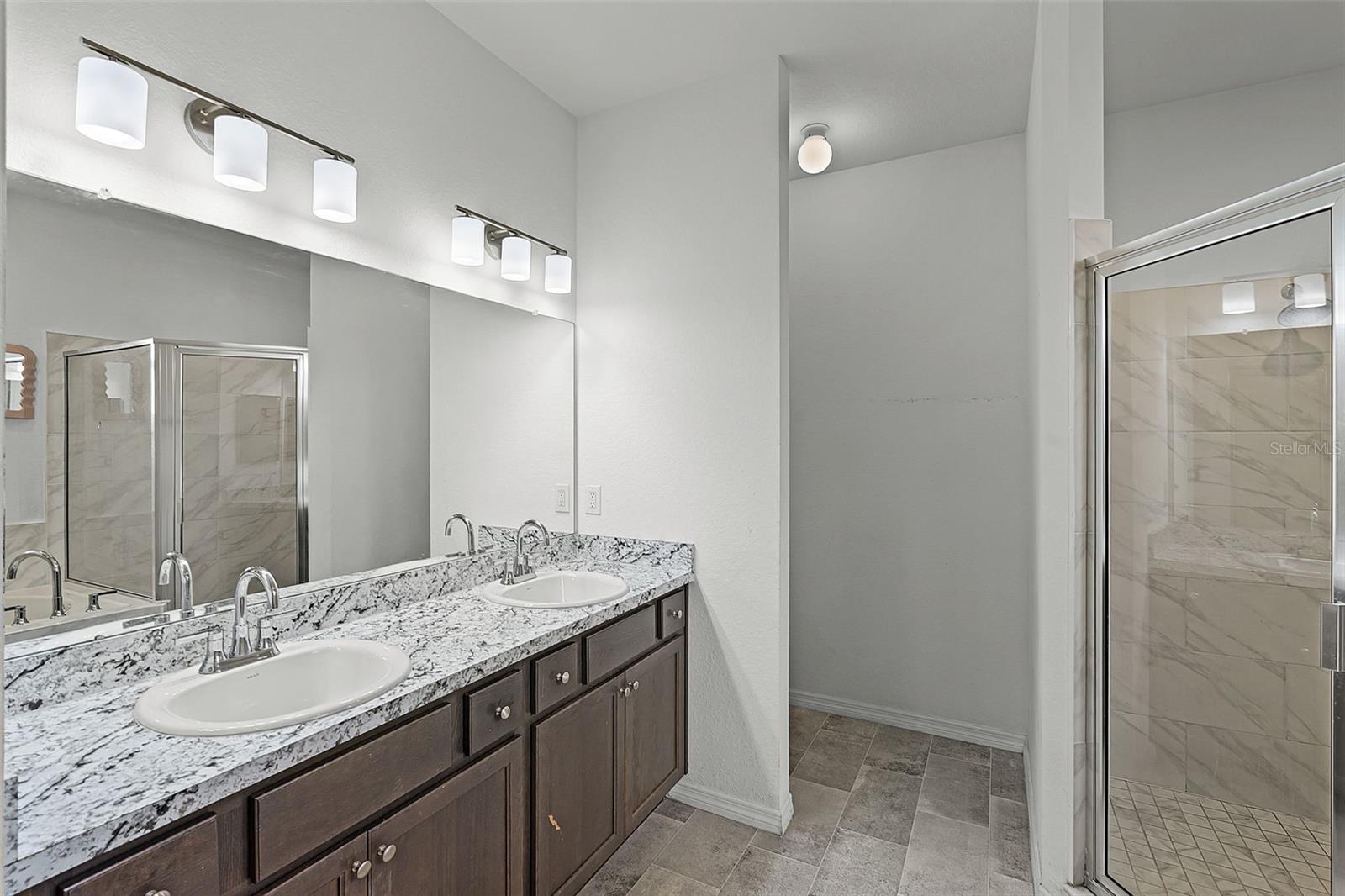Image 19 of 31 For 804 Channing Street