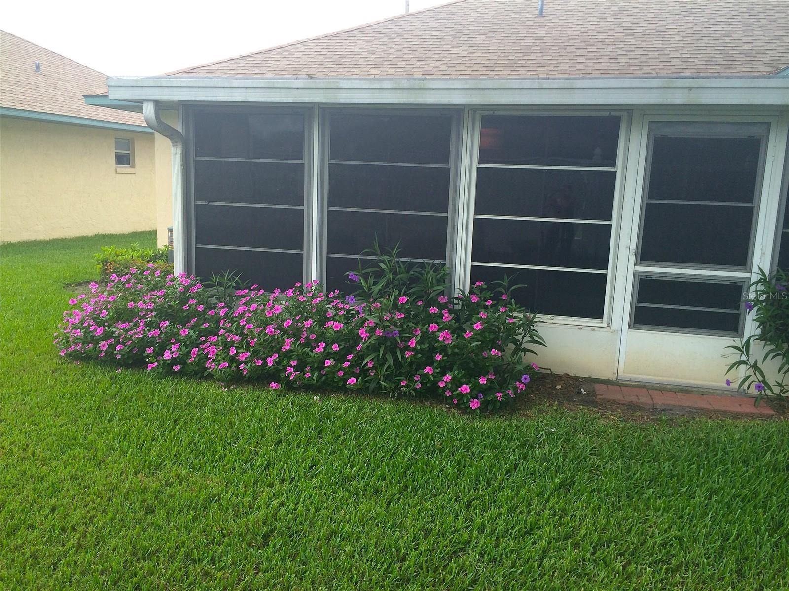 Image 3 of 19 For 3249 Villa Way Circle