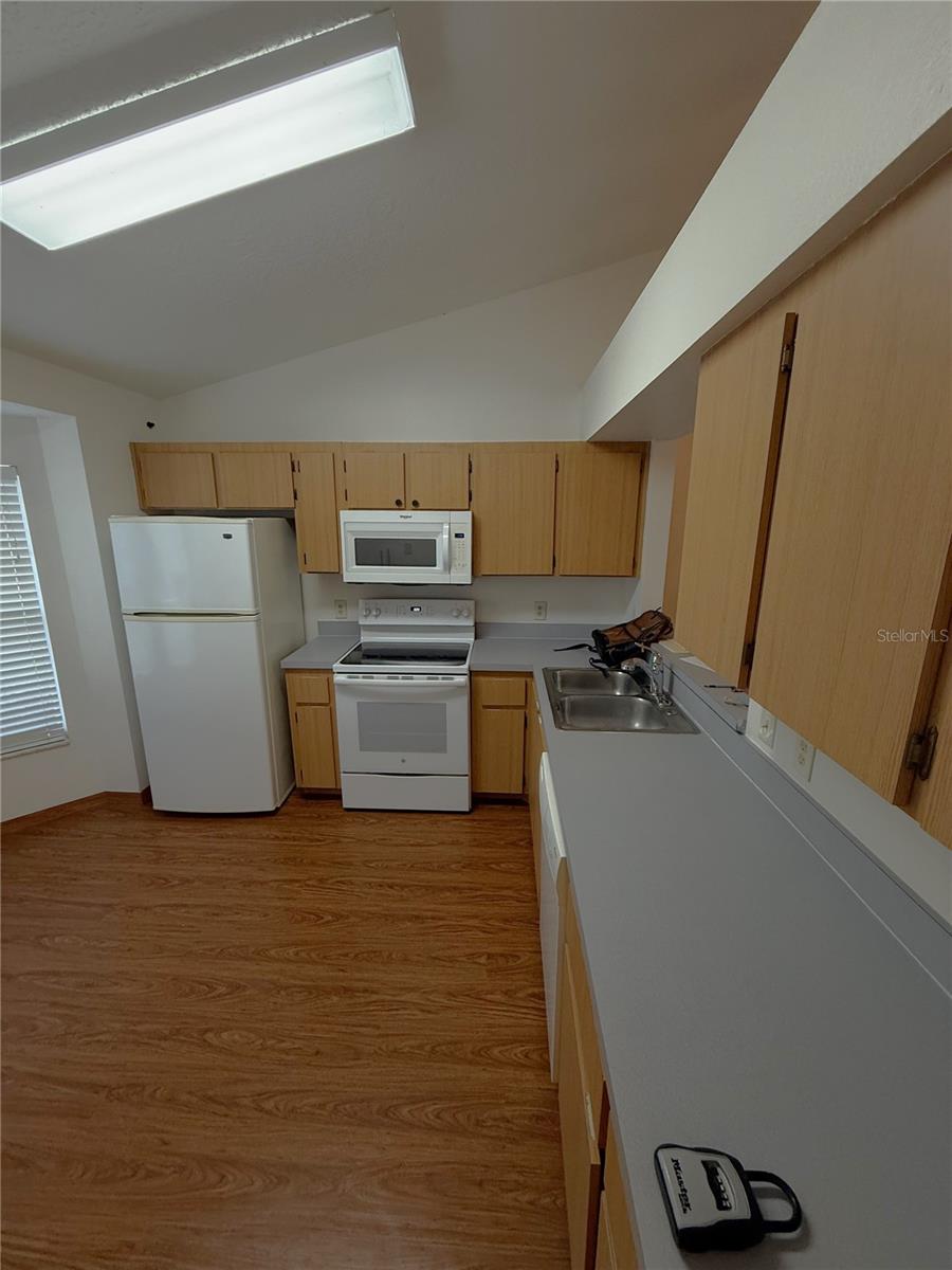 Image 6 of 19 For 3249 Villa Way Circle