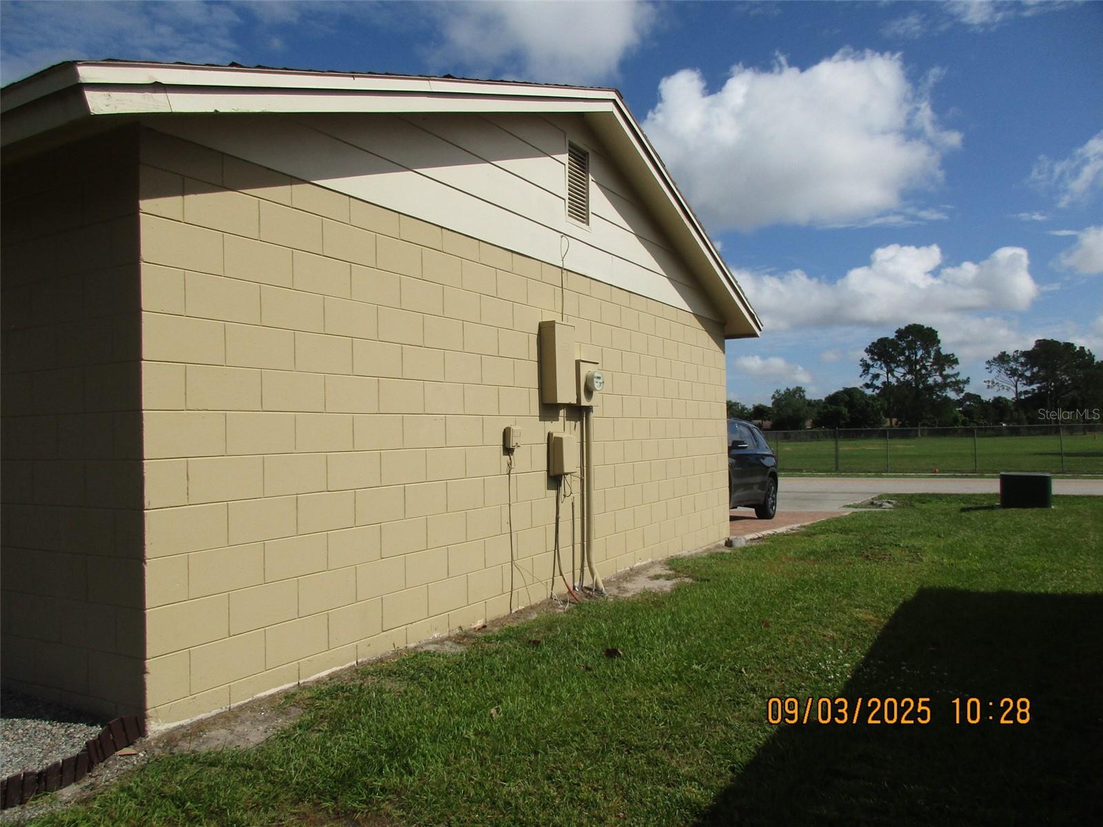 Image 19 of 20 For 833 Florida Parkway
