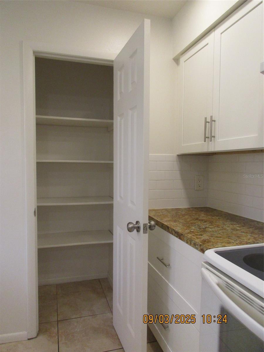 Image 7 of 20 For 833 Florida Parkway
