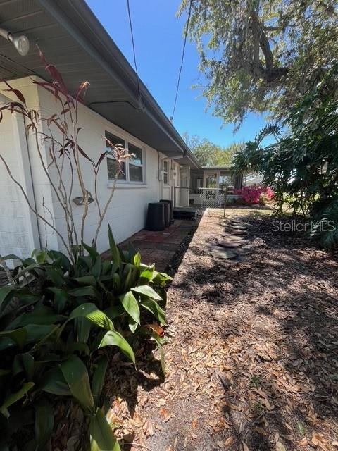 Image 21 of 62 For 355 Highland Shores Drive