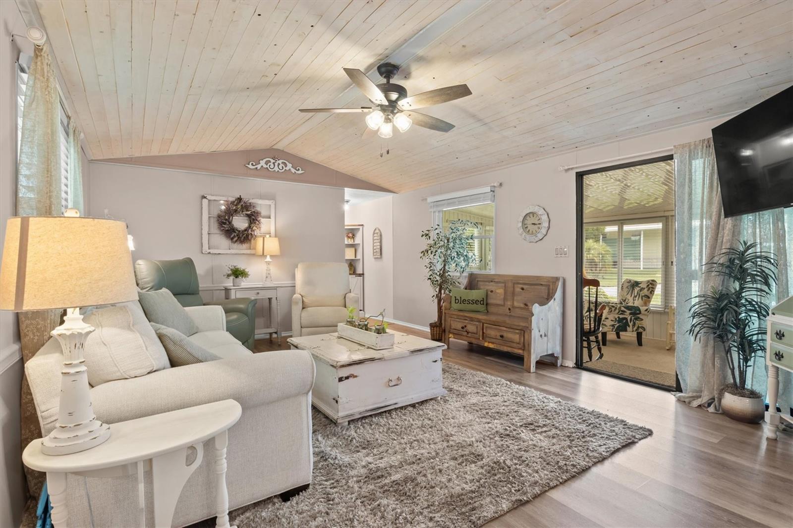 Image 12 of 36 For 105 Candlewood Drive